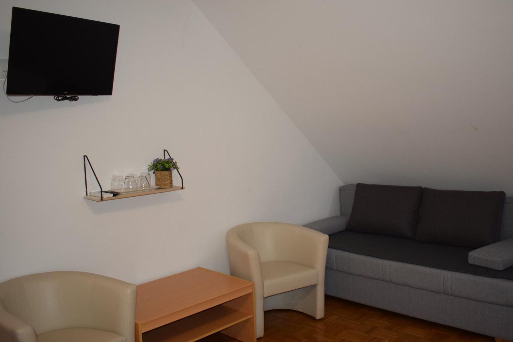 Farm Stay Zevnik Брежице Экстерьер фото