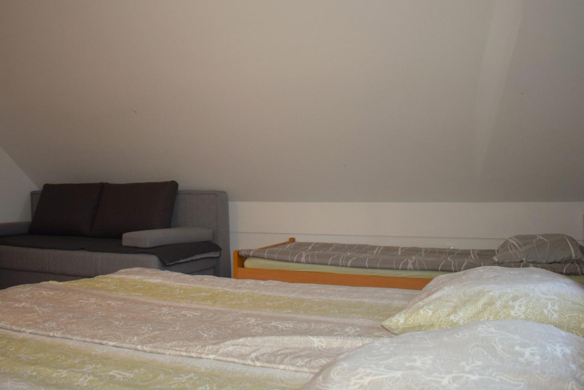 Farm Stay Zevnik Брежице Экстерьер фото