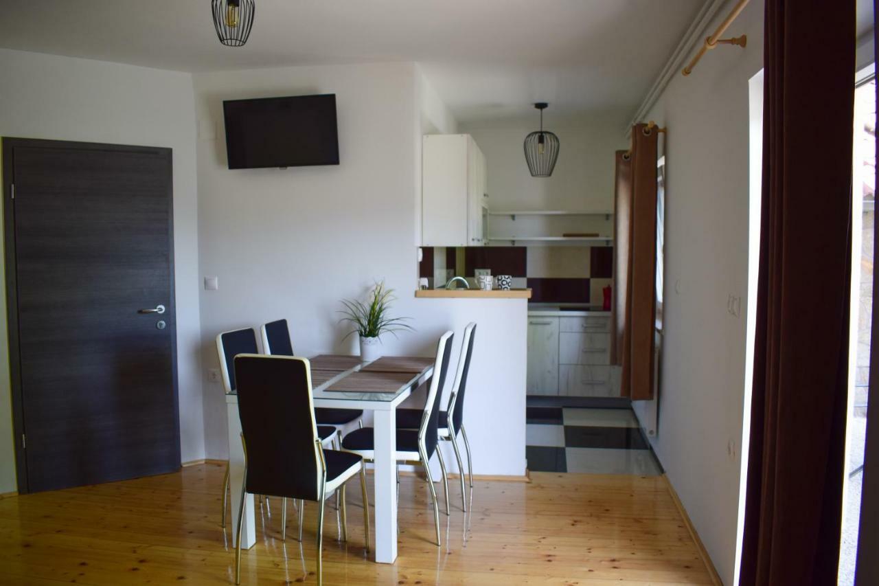 Farm Stay Zevnik Брежице Экстерьер фото