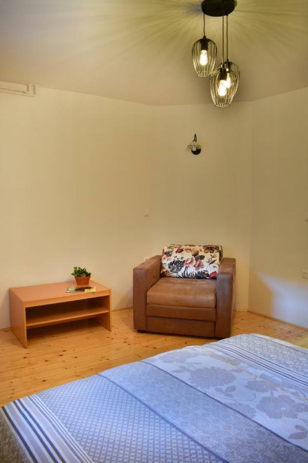 Farm Stay Zevnik Брежице Экстерьер фото