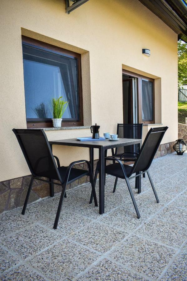 Farm Stay Zevnik Брежице Экстерьер фото